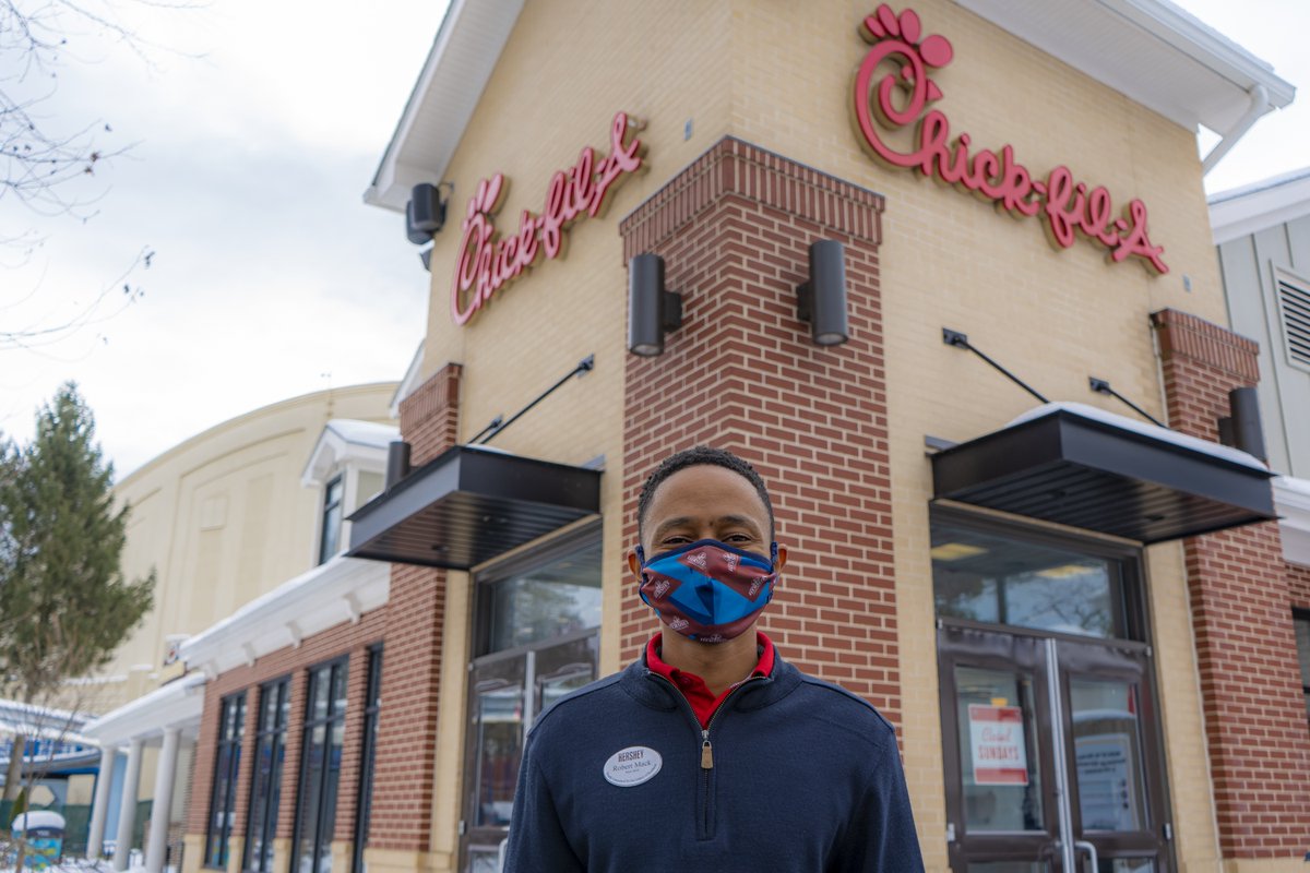 HersheyPA's tweet image. Save the date: @Hersheypark is hosting a Virtual Job Fair on Thurs., 3/18 from 2-7 pm. Register now, bit.ly/3bvbacb, and get hired on the spot! #JobSeekers #HersheyJobs #Hiring