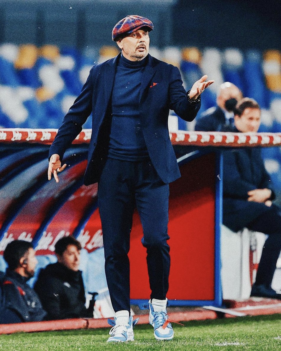 Footballtweet's tweet photo. Bologna head coach Siniša Mihajlović wearing the Off-White Air Jordan Retro High’s.
Serious drip. 💧 https://t.co/CzonyZ90Pc