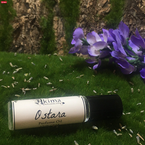 AkimaBotanicals's tweet photo. #Spring is so close I can smell it! Get in the spirit with #Ostara - Spring gardenias &amp; heather grow with fragrant French lavender amidst fresh grass &amp; organic linens. https://t.co/w8qBImR7Cf
#springperfume #springfragrance #spring2021 #natureperfume #springequinox #flowers https://t.co/w9AHCjplBS
