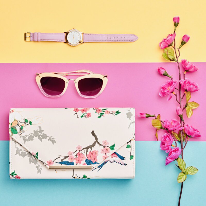 RegistryBridges's tweet photo. Spring is on the way! Drop your favorite FLOWER EMOJI below, if you think Floral Prints are adorable too! #trendytuesday
#jewelryboutique #jewelry #jewelryshop #jewelrystore #jewelrylover #boutique #jewelrygram #jewelryofinstagram #jewelryblogger #fashion #colorhappy https://t.co/BUplpWXhq5