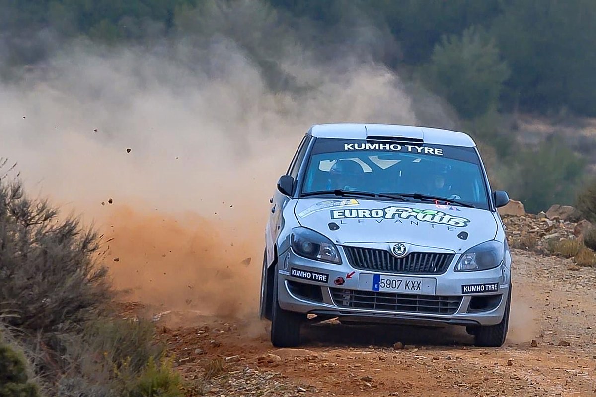 Victoria en el apartado de Dos Ruedas Motrices, y segundo puesto de la general del Tramo Cronometrado de Tierra Villa de Félix para Iván Arenas y Miguel Ángel Lázaro con el Skoda Fabia R2 calzado con los neumáticos @KumhoTyreES ow.ly/ALlZ50DUgwS