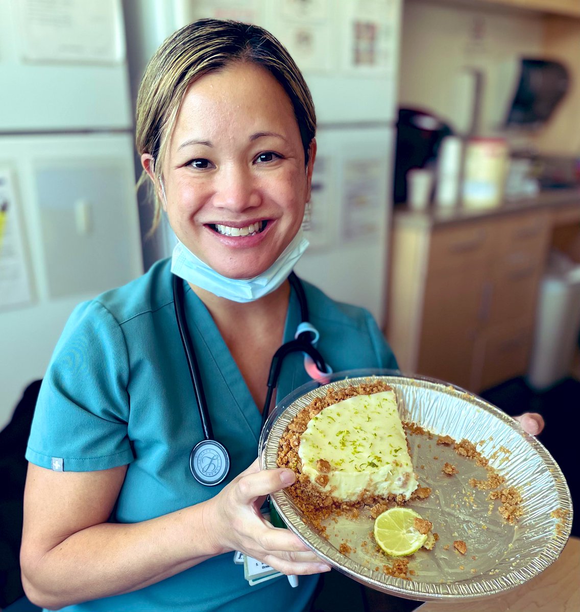 fendrickspies's tweet photo. Grateful for our #healthcareworkers @UCSDHealth #fendrickspies #keylimepie #spreadlove #lajolla #dessert #ThankfulTuesday https://t.co/7BF5lokLtX