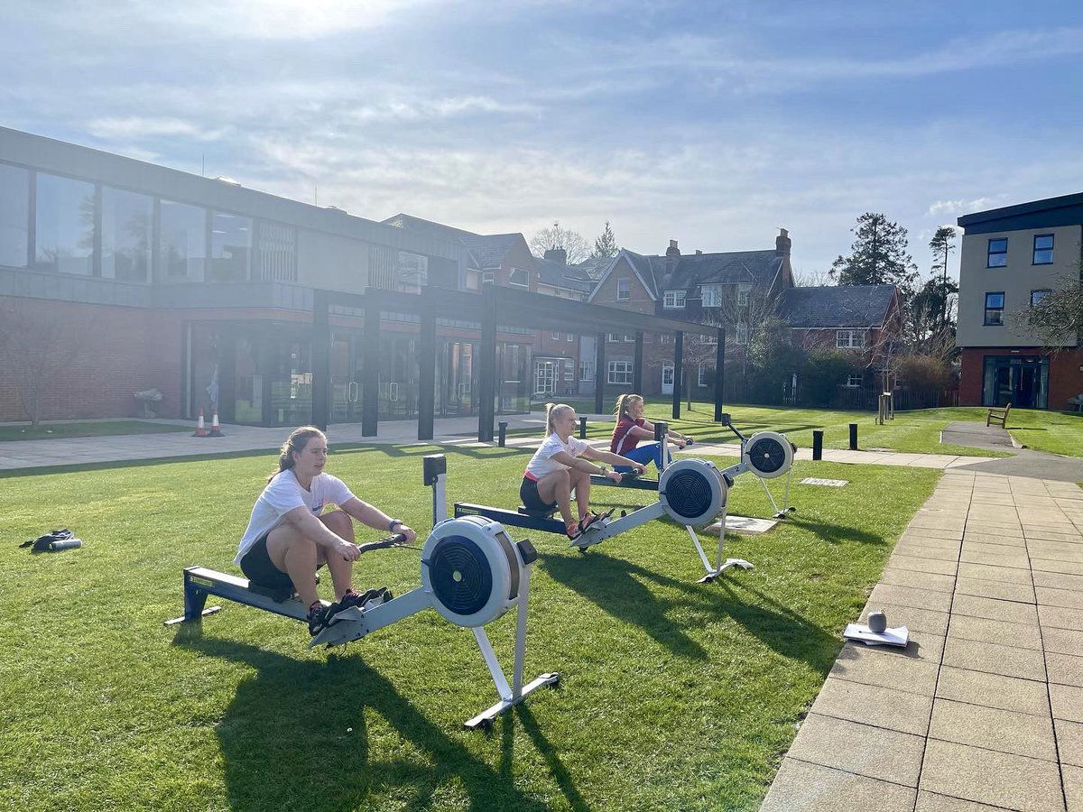 QueenAnnesBC's tweet photo. Isn’t it great to be back at school! #QABC #QASStrongSpirits #schoolsback #summersun https://t.co/ujaJCJRm5K
