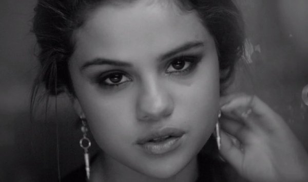 archivesgowmez's tweet photo. I will never forgive people for bullying selena gomez into making her believe she isn't good enough as an artist. https://t.co/6nenyohhsI