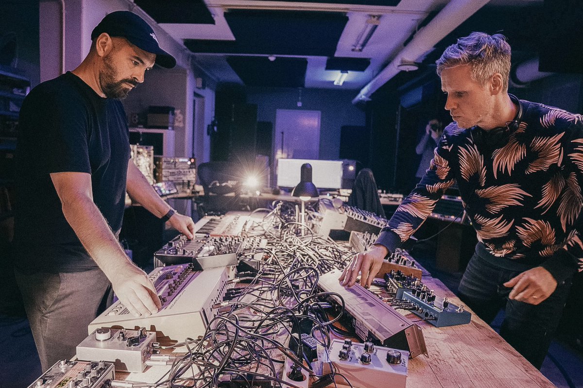 jorisvoorn's tweet photo. I visited @jochempaap in his #Stoor studio to collaborate on a track for my @GU_Music #GU43 #Rotterdam compilation.
We recorded a lot of material which I’m currently sculpting into a full EP! https://t.co/cn95kYFxrb