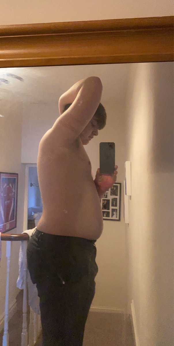 Hxzrew's tweet photo. 6 month weight loss progression photos #weightloss https://t.co/pXZSHCkvu2