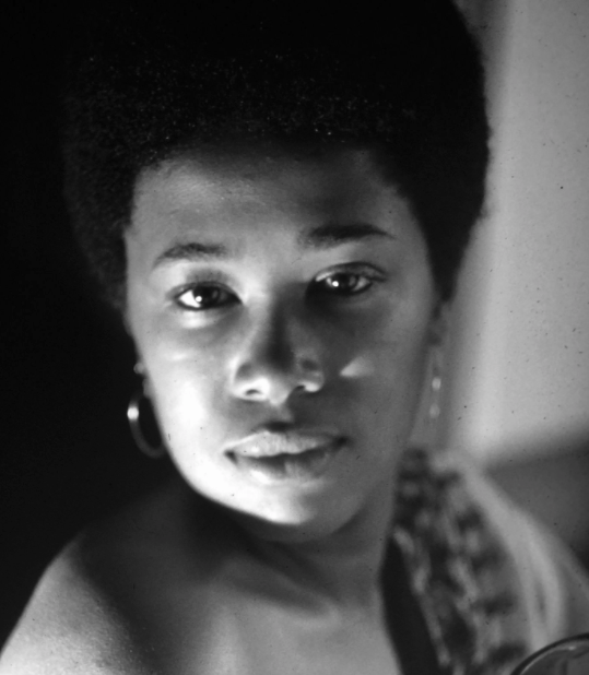 vestopr's tweet photo. "Fran Ross, now regarded as a genius, like so many Black visionaries, did not hold that regard in life." great feature on OREO by @lschneiderman_ &amp; @cassieowens  (who first learned about the book on a Zoom last year with @DeeshaPhilyaw): https://t.co/9fIWwp4JKe #franross https://t.co/UnBweenIBy