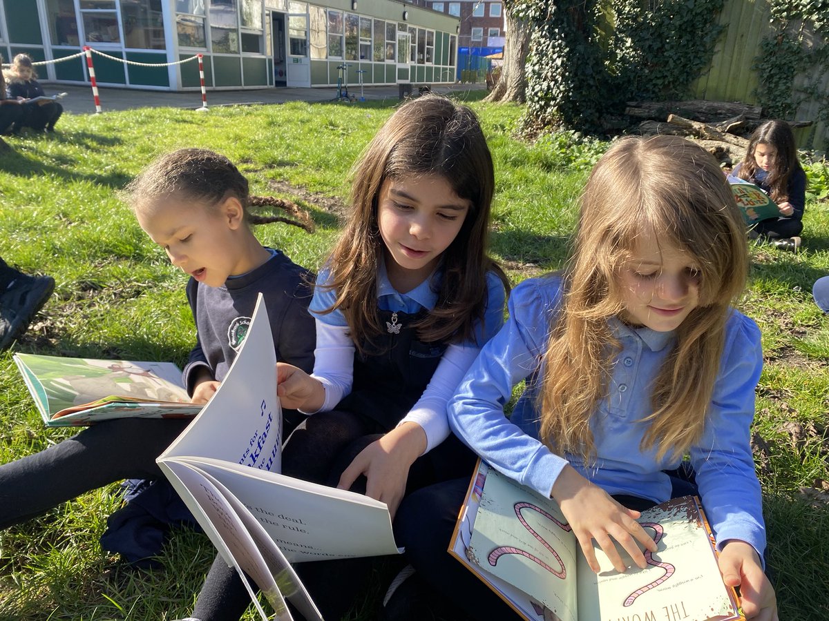 MissN0Donnell's tweet photo. It has been a wonderful couple of days back at school for Year 3! The sun came out today and we enjoyed our story time outside 🤗🌞 @Grazebrook_Pri https://t.co/ioL5GwOqwZ