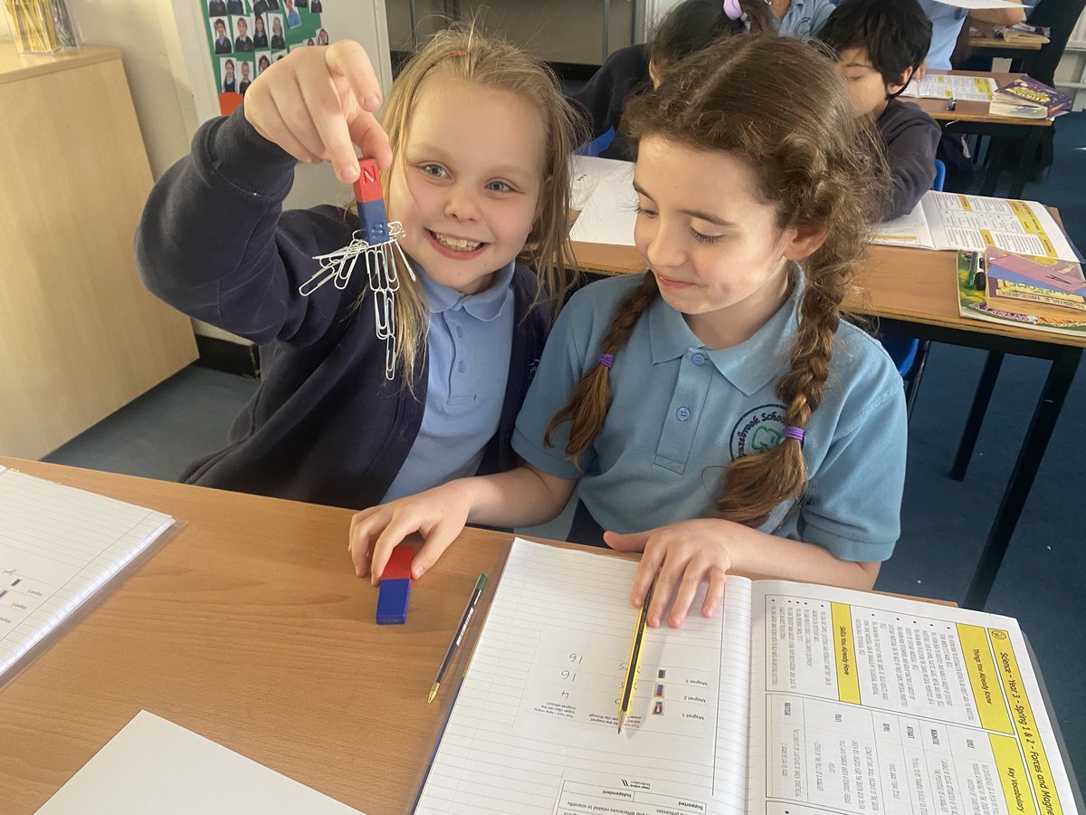 MissN0Donnell's tweet photo. We loved exploring magnets today! 🔍 Year 3 used their inquiry skills to investigate the strength of magnetic fields😁😁 @Grazebrook_Pri https://t.co/qvEXUxtQbo
