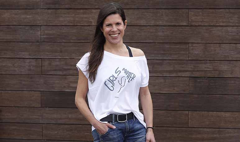 🎽 INÉS ECHEVARRÍA - Ens agrada moltíssim <a href="/Uttopy_Es/">Uttopy</a>, la marca de samarretes amb missatge que ha cofundat na Inés, perquè implica la comunitat amb la causa que visibilitza cada persona vestint la peça, que a més és sostenible i de producció ètica.