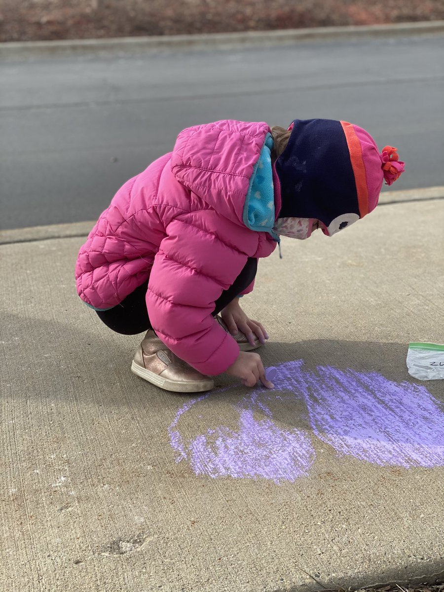 Chalk painting is our new favorite outdoor activity! ❤️🧡💛💚💙💜