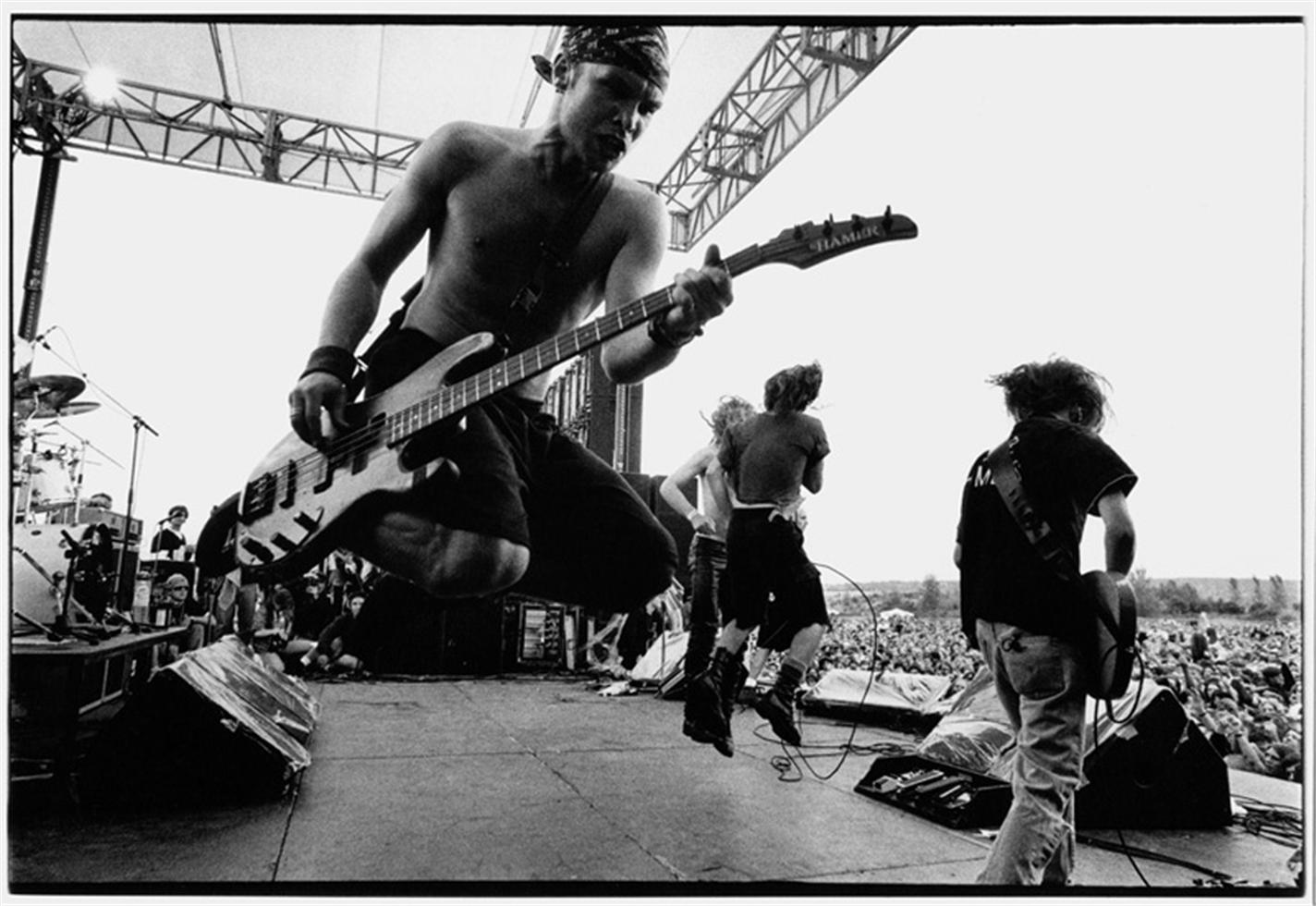 Happy 58th birthday to Pearl Jam\s legendary bassist Jeff Ament! 