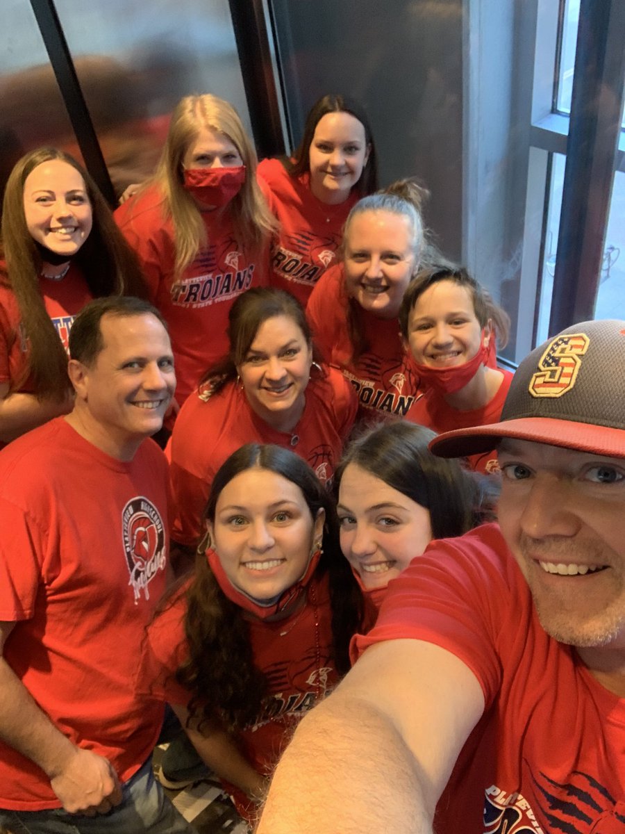 How many Trojan fans can fit in an elevator?