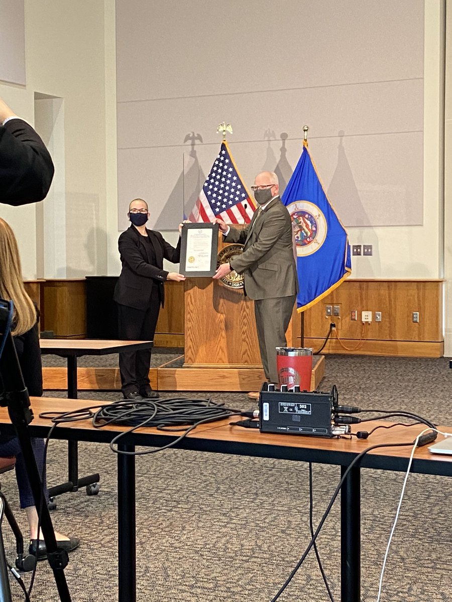 At end of news conference, <a href="/GovTimWalz/">Governor Tim Walz</a> signs a proclamation for Nic Zapko, the state’s ASL interpreter, to recognize her public service. (It’s also her birthday! 🥳🎉
