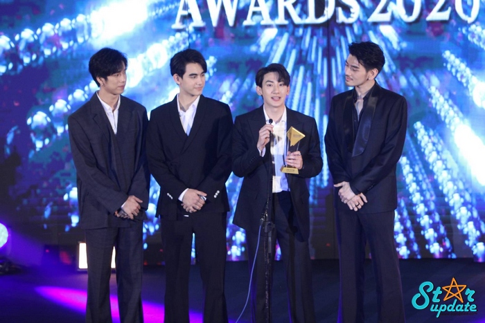 webstarupdate's tweet image. [CLIP] &quot;ไมค์-ท๊อปแท๊ป-เดรก-แฟรงค์&quot; ตัวแทนจาก #เพราะเราคู่กัน #2getherTheSeries รับ 2 รางวัลในงาน #FeverAwards2020 &amp;gt;&amp;gt;
youtube.com/watch?v=PxNpyC…
#MikeToptap #ไมค์ท๊อปแท๊ป #เดรกแฟรงค์