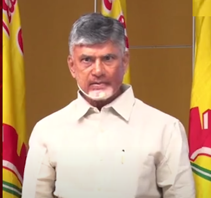 UttarandhraNow's tweet photo. పంచాయతీ ఎన్నికల్లో మేనిఫెస్టో విడుదల చేసి నియమాలను అతిక్రమించిన తెదేపా అధ్యక్షుడు చంద్రబాబు గారికి నోటీసులు జారీ చేయనున్న ఆంధ్రప్రదేశ్ హైకోర్టు, ఇలా చేసినందుకు ఆయన మీద చర్యలు తీసుకోవడంలో విఫలం అయిన నిమ్మగడ్డ గారికి కూడా నోటీసులు ఇవ్వనున్న హైకోర్టు. #LocalFight #UANow #TDPTwitter https://t.co/HuaXBKFa8X