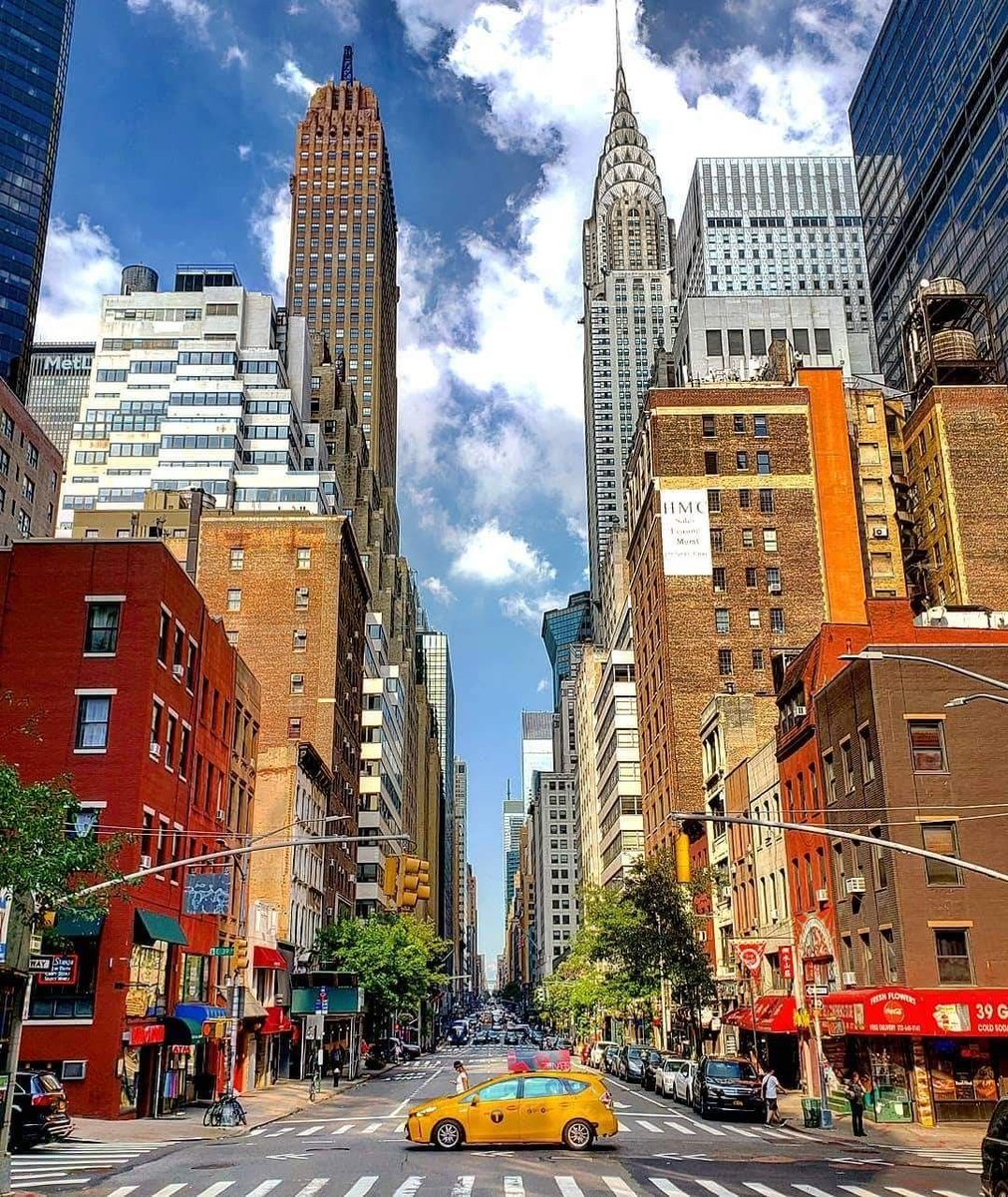 sam_d_1995's tweet image. guess which transportation corridor carries more passengers per day

HINT: one carries 300K, the other carries 1.3 million