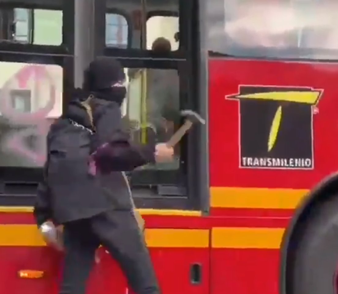 MejorAsi_'s tweet photo. #EsDeExtremos violentar la propiedad. No podemos permitir que esto siga pasando, rechazo absoluto https://t.co/Ei72anQ6JW
