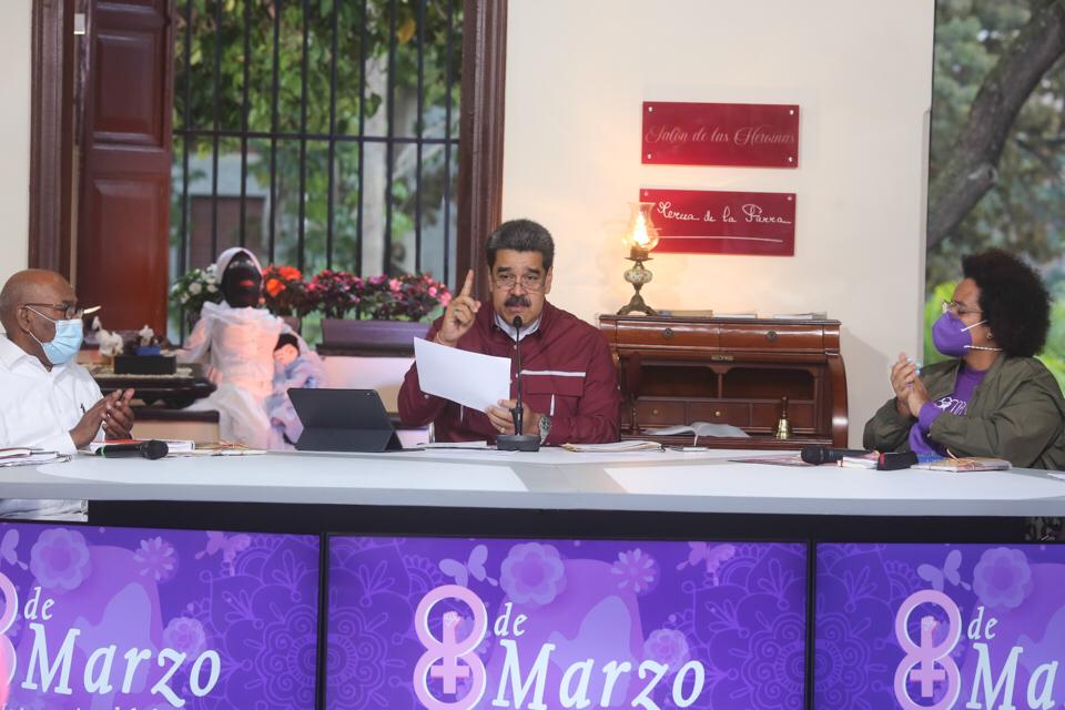 ¡Gracias Presidente Por creer en el Pueblo Mujer! Vamos por el fortalecimiento de la institucionalidad de la Mujer pero tambien avanzaremos en la organizacion y atencion del Poder Popular!