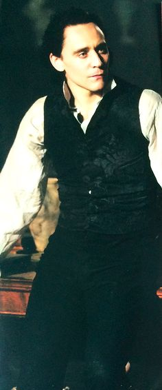 jakelinesanders's tweet image. Tom in Crimson Peak❤️
Thomas Sharpe with all his gothic beauty🖤
#TomHiddleston @HiddlestonSpam #HiddlesLetterC