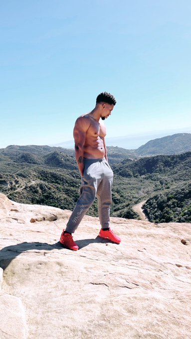 Watch MrSteeleX's leaked NSFW photo on TwXstars