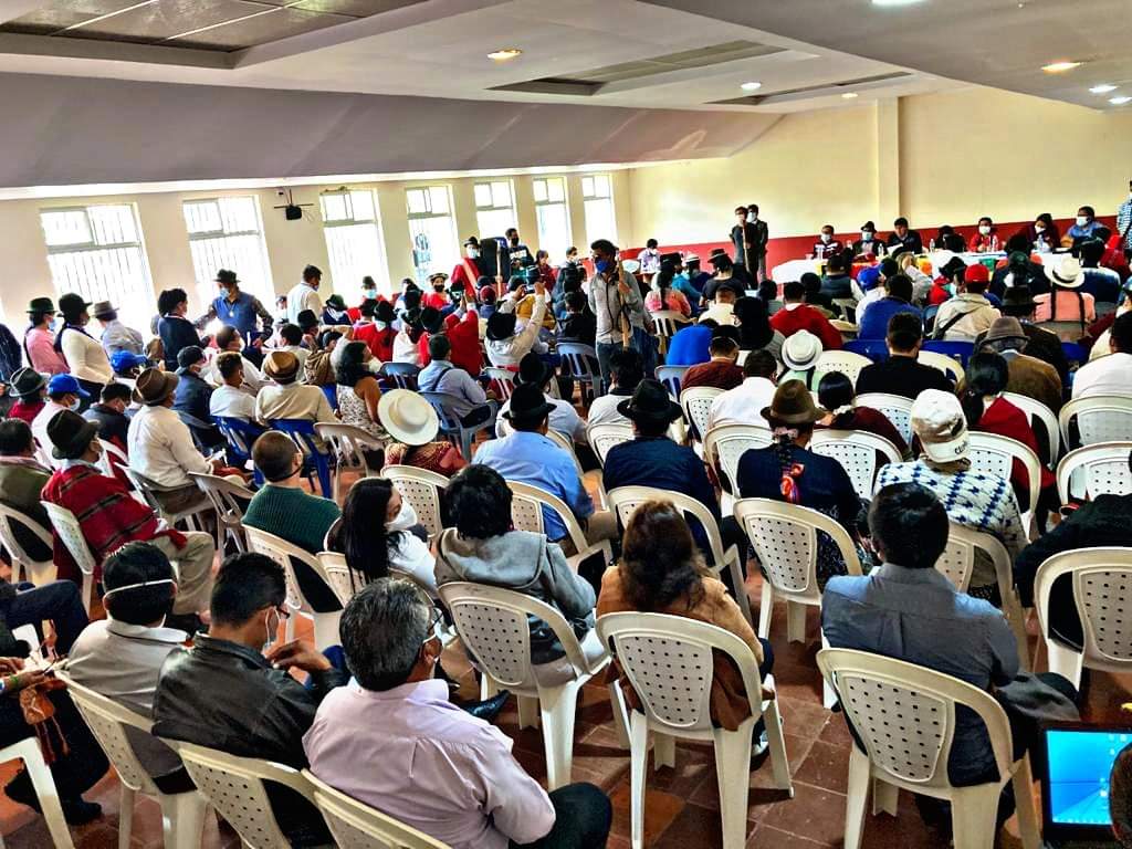 CONAIE_Ecuador's tweet photo. En Baños, Tungurahua, se realiza la Asamblea Anual de la #Ecuarunari, participan dirigentes del Consejo de Gobierno de la CONAIE, se analiza la coyuntura política, #Elecciones2021 y habrá decisiones colectivas para participar del Consejo Ampliado de la CONAIE, mañana en Guaranda. https://t.co/NtkrDc86eG