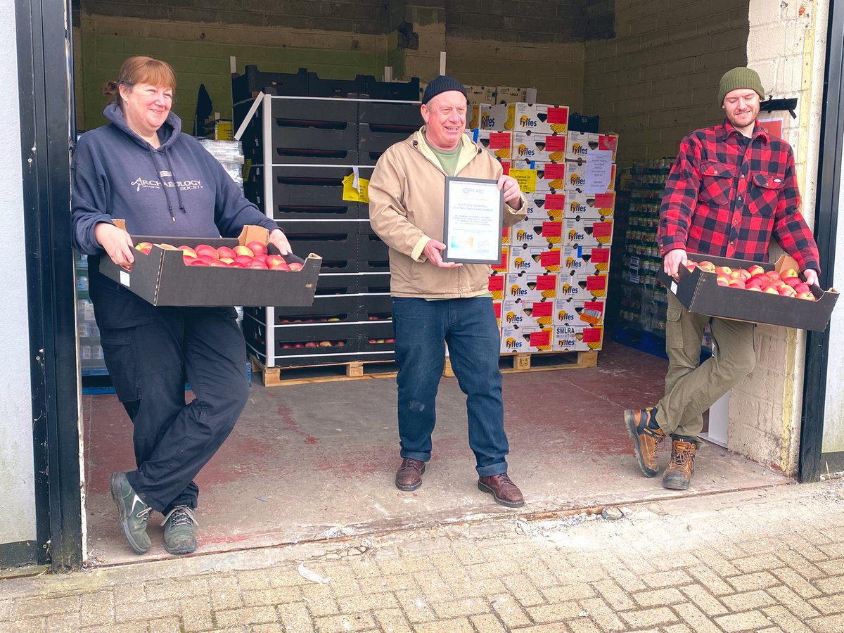 REACT_Volunteer's tweet photo. 2/3 This was in recognition of distributing over 200 tonnes of food to deprived communities throughout Cornwall πππ₯¦π₯«
A truly RE:markable achievement that has made such a difference to those in need & this award is richly deserved ππ»ππ»ππ»
#Award #UnseenCornwall https://t.co/PiMKzM6pAp
