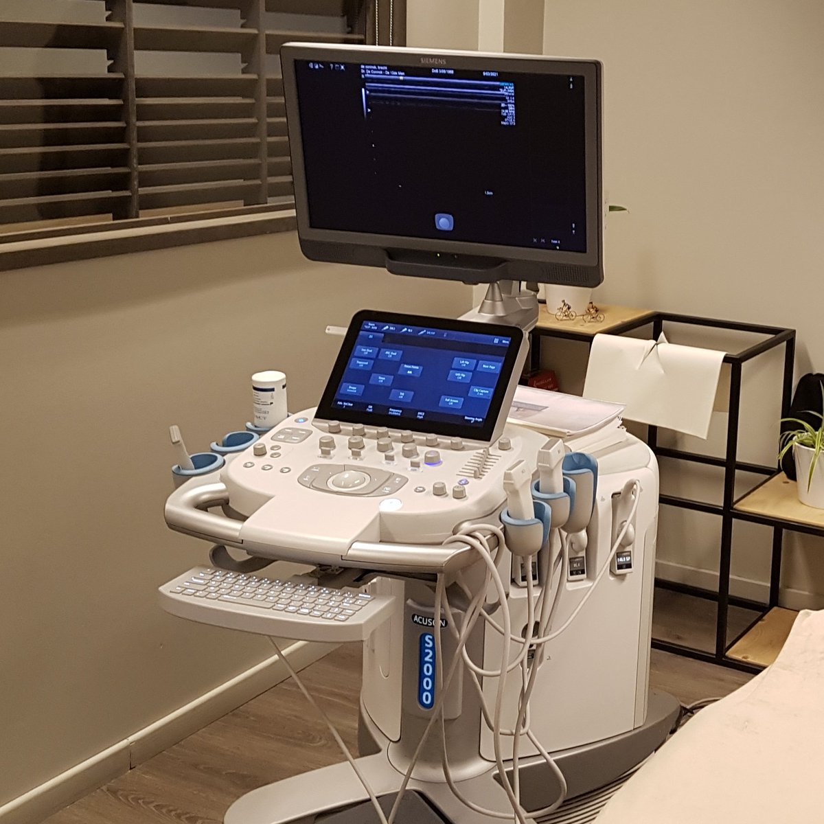BrechtConinck's tweet photo. Looking forward using this new ultrasound machine @coupure12 #S2000 @SiemensHealthNL #de12deman https://t.co/g9Bjvh8am7