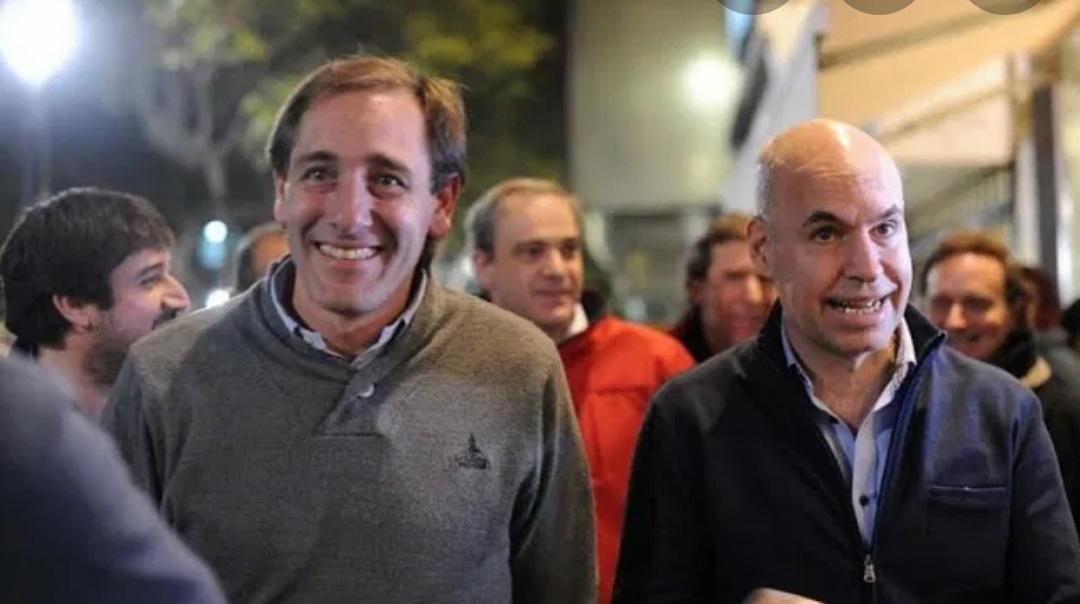 RecavarrenO's tweet photo. #LaPlata #GarroMiente #Caba #LarretaConLosAbuelosNo
#CambiemosDesidia
Se les cae la careta peor no pueden ser @SebasGalmarini @joserarteaga @pablomparente @Andrearf21 @fsaintout @YaninaLamberti @SergioMassa @facundoalbini @carloslagana @gato_bajo @G3ro_k @ArielArchanco https://t.co/NvnZkiUF0L