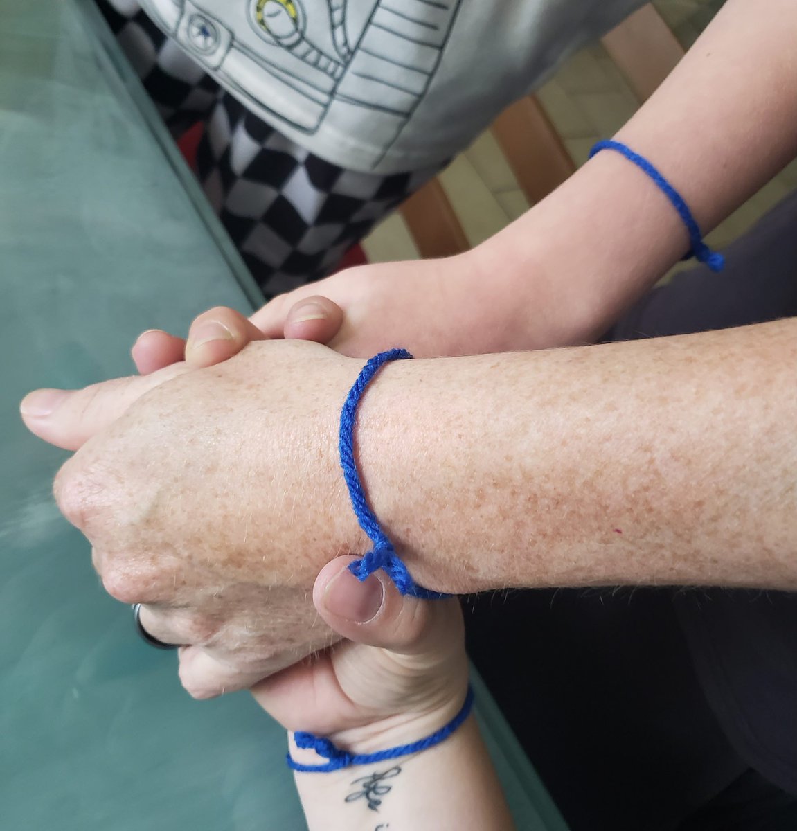angelfoundation's tweet photo. “I’m writing this to you to say thank you. I’m so beyond grateful for all the hard work, love, and energy you’ve put into Camp Angel In A Box...Without Camp I would feel lost and confused. Camp helped me to understand the diagnoses...Thank you again, Angel Foundation.“
#thanks https://t.co/1WraIRrQXI