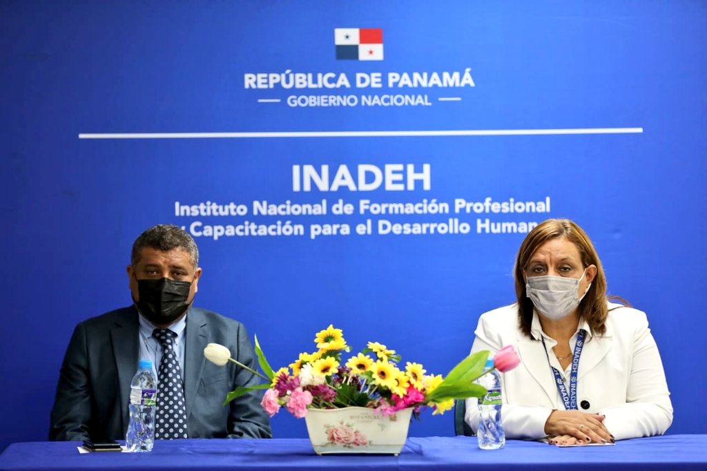InadehOficial's tweet photo. Con un reconocimiento a la ardua labor que desarrollan las trabajadoras manuales y del departamento de mensajería de conmemoró en el INADEH el #DiaInternacionalDeLaMujer #TrabajandoPorPanama https://t.co/CrcMVbXZ2P
