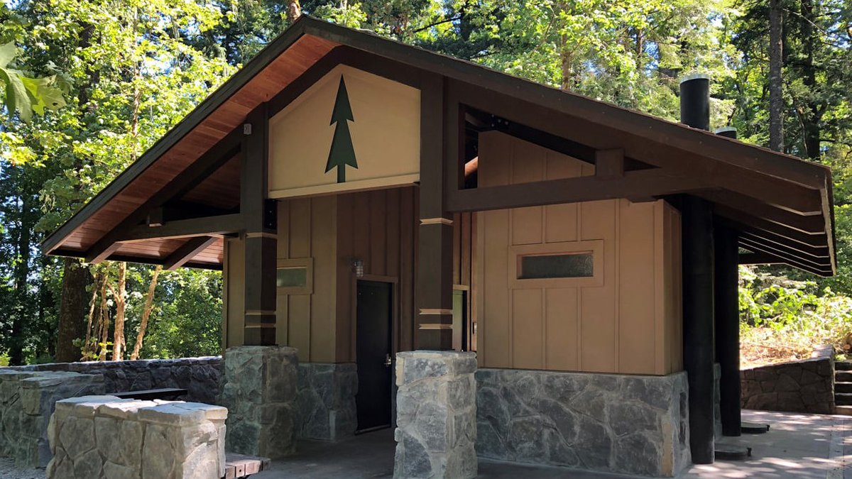 ForestServiceNW's tweet photo. Thanks to the #GreatAmericanOutdoors Act the @USDA &amp; @forestservice will invest up to $40 million this year in recreation infrastructure &amp; deferred maintenance projects in OR &amp; WA. Press release: https://t.co/cX8FGmVdus https://t.co/txzFJfsoxa