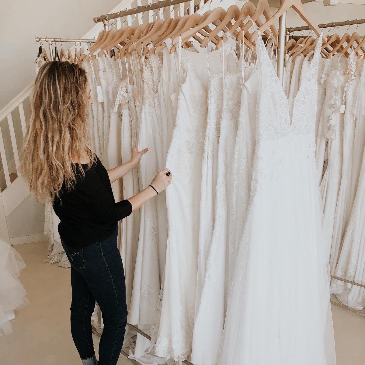 chebellabridal's tweet photo. Community means always being there to lend a hand. Luckily for us, there's nothing we love more than making dreams come true for our Minneapolis brides! https://t.co/lVfZTa1y6e