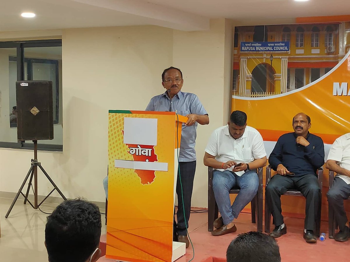 GlennTiclo's tweet photo. Present for the same were Ex-Chief Minister Shri @ParsekarL, Hon'ble MLA of Mapusa Shri @Joshua_De_Souza, Karyakartas, well-wishers and supporters.
#MMCElections #MapusaDevelopmentFront #Goa #Mapusa https://t.co/AwkFGSQrBk
