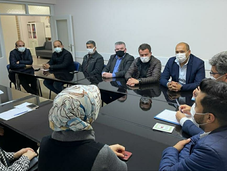 Haftalık olağan Yönetim kurulu toplantımızı İlçe koordinatörümüz Talat Dogan 'ın katılımı ile pandemi kuralları çerçevesinde partimizde gerçekleştirdik
Hayırlara vesile olsun
#Hedef2023
#İnandığınyoldayürü 
<a href="/MevlutCavusoglu/">Mevlüt Çavuşoğlu</a> 
<a href="/erkankandemir/">Erkan Kandemir</a> 
<a href="/alimtunc/">Alim TUNÇ</a> 
<a href="/atayuslu/">Atay USLU 🇹🇷</a> 
<a href="/ethemtas/">Av. İbrahim Ethem TAŞ 🇹🇷</a>