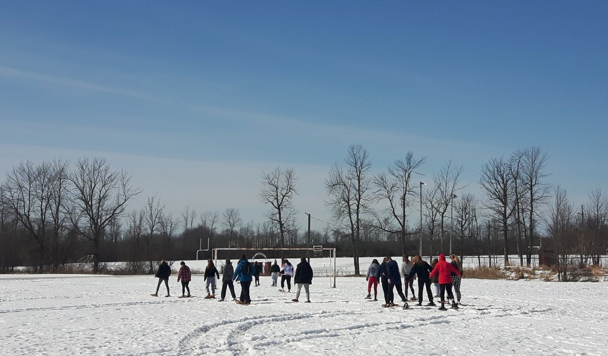 ESSRecLead's tweet photo. A beautiful day to go snowshoeing!! 🦅☀️❄
#andthey'reoff  #backyardadventures
@Ernestown_LDSB @gouldlake_LDSB https://t.co/or2k0LGQPL