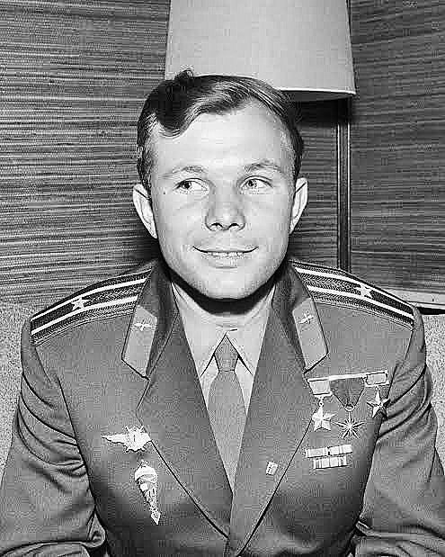 Selvakumar_Srs's tweet photo. #OTD March 9 in 1934 The human era in space Yuri Gagarin was born. 

#YuriGagrin #YuriAlekseyevichGagarin
#9thMarch1934 #Vostok1 #12thApril1961 #Poyekhali #LetsGo #Astronaut #Cosmonaut #Pilot #Klushino #Soviet #SovietRussia https://t.co/PvJX8AJ2vE