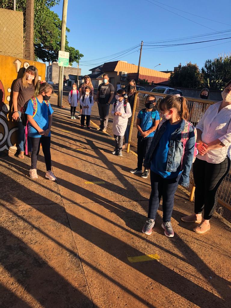 ALEM. Escuela Provincial N° 62  comenzando las clases presenciales siguiendo los protocolos establecidos. 

¡Feliz inicio del ciclo lectivo!

#VueltaAClases

<a href="/jalbertogalarza/">Juan Alberto Galarza</a> <a href="/miguel_sedoff/">Miguel Sedoff</a> <a href="/misioneseduca/">Educación Misiones</a> <a href="/DanteGenessini/">Dante Genessini</a>
