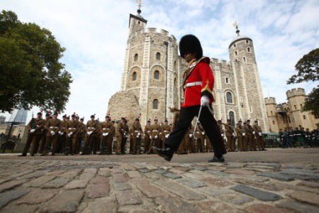 5_fusiliers's tweet photo. Pacing it out .....
Fusiliers Regular and Reserve prepare to March through the City of London back in 2018 when we turned 50!
#fusilier50 #toweroflondon #planningyourfuture https://t.co/sJwR8XNCfE