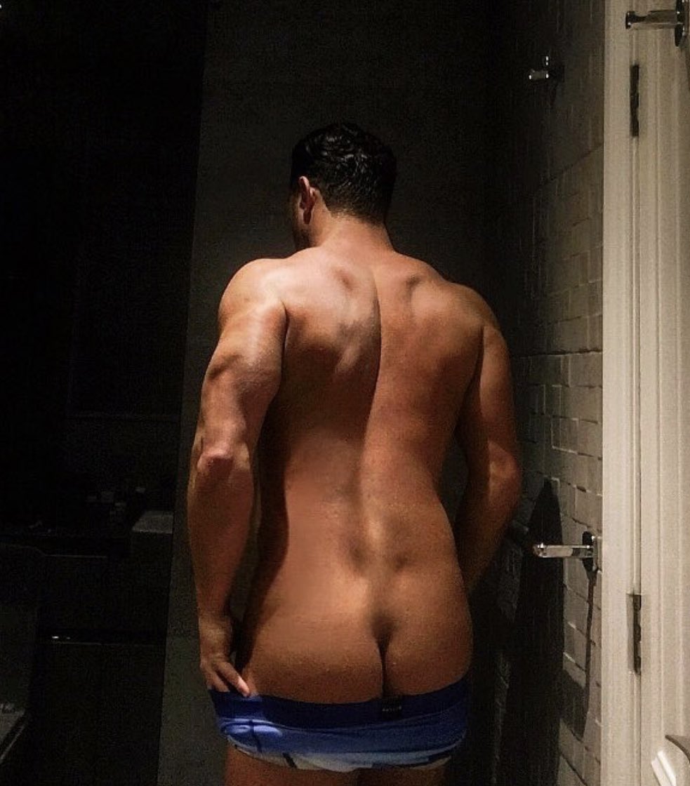cheekyrugby's tweet photo. And the winner is....π₯π₯π₯....Ricci Guarnaccio! ππ Congrats @RicciGuarnaccio π Unlucky @JayGardner , perhaps you want to prove otherwise? π #cheeky #BOOTYBATTLE https://t.co/5DJtDQI9aF