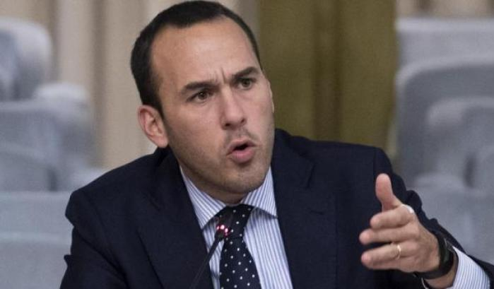 IL PARTITO DEI NULLAFACENTI
sta propagando video in cui spiega che il M5s è l'unica forza in grado di portare l'Italia nel futuro tramite la green economy.
Loro, quelli che vendevano le gazzose allo stadio o facevano i DJ, i Manliooh, le Taverna!:-)
Trovatevi un lavoretto cazzo!