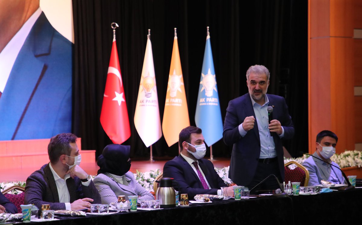 akpartiistanbul's tweet photo. İl Başkanımız Osman Nuri Kabaktepe ve İl Yürütme Kurulu Üyelerimizin katılımlarıyla, İl Gençlik Kolları Yönetim Kurulu Toplantısı İl Başkanlığımızda gerçekleştirildi. https://t.co/qxpkj656sE