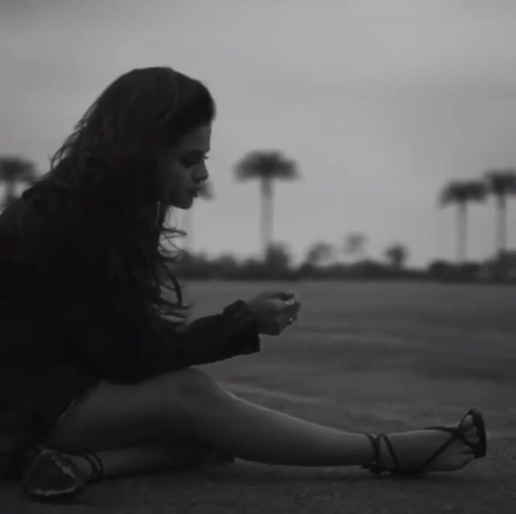 The heart wants what it wants selena gomez текст. Селена гомес фотосессии. The heart wants what it wants перевод. Selena gomez heart wants what it wants c. Jo harrop - 2021 - the heart wants.