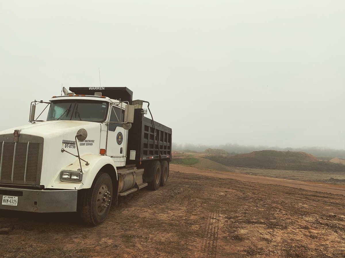sogulfsolutions's tweet image. Calm cool mornings before we start our busy days at the pit! 🌥

#selectfill #topsoil #clay #dirtpit #excavation #excavator #dumptruck