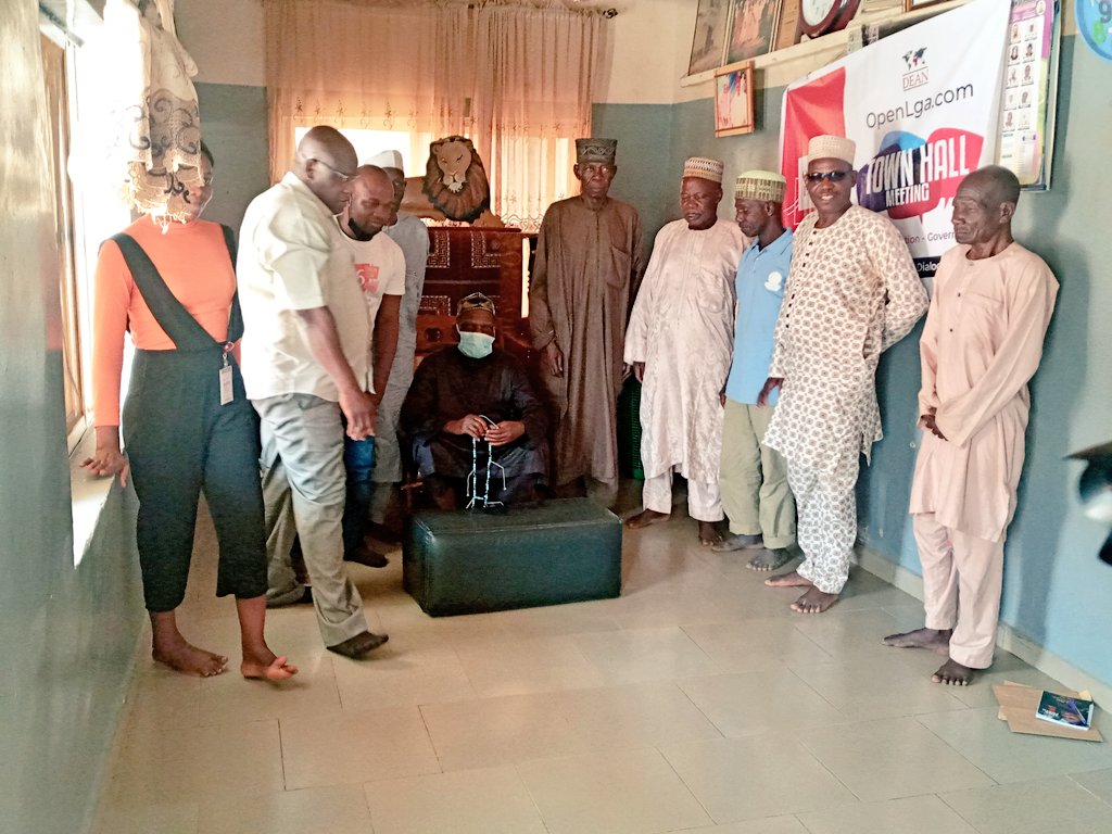 Xhallum's tweet photo. On Advocacy Drive and Trainings for #OpenLGAs Accountability Project for all the Local Government Areas beginning with USHAFA Community in Bwari Area Council of the FCT by @DEANinitiative with @SDGsStories 

@UN_Women @UNFPANigeria @youthhubafrica @Connected_dev @ossap_sdgs https://t.co/4j8zCXbiEc