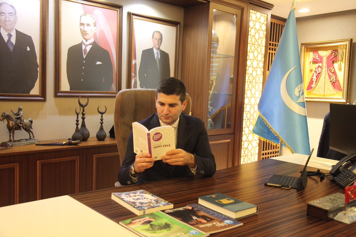 Ülkü Ocakları; şanlı tarihinden aldığı ilhamla aklın, ilmin ve tekniğin rehberliğinde Türk milletini muasır medeniyetlerin zirvesine taşıyarak İnsanlığın Huzuruna katkı sağlayacak projelere imza atmak ve 21.Yüzyılı Türk asrı yapmak kararlılığındadır. 

#YapayZeka #DijitalDönüşüm