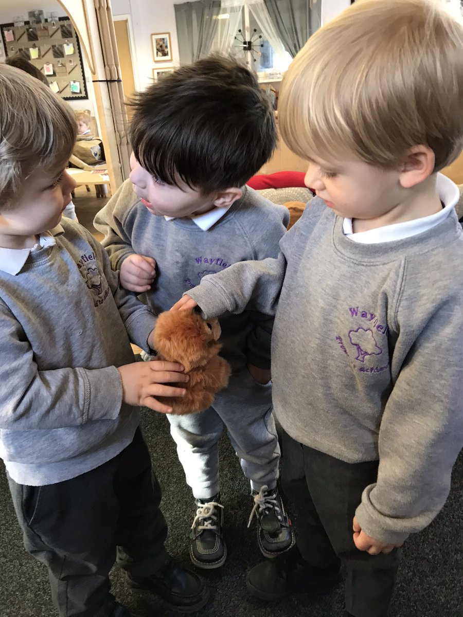 Mrs Fletcher Wayfield Primary School 2 Year Olds tweet media