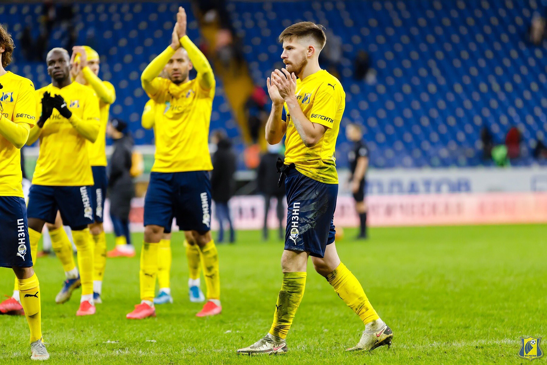 фк ростов 2023. фк юниор ростов. лангович фк ростов. форма фк ростов. уткин фк ростов.