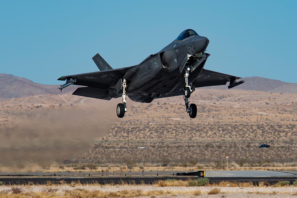 aviation_report's tweet photo. 🇺🇸 USAF exercise Red Flag 21-2 underway at Nellis AFB
https://t.co/5o45wSsrAF

📷USAF Senior Airman Dwane R. Young

#aviation #aviationdaily #avgeek #redflag21 https://t.co/izgrfj1KYv