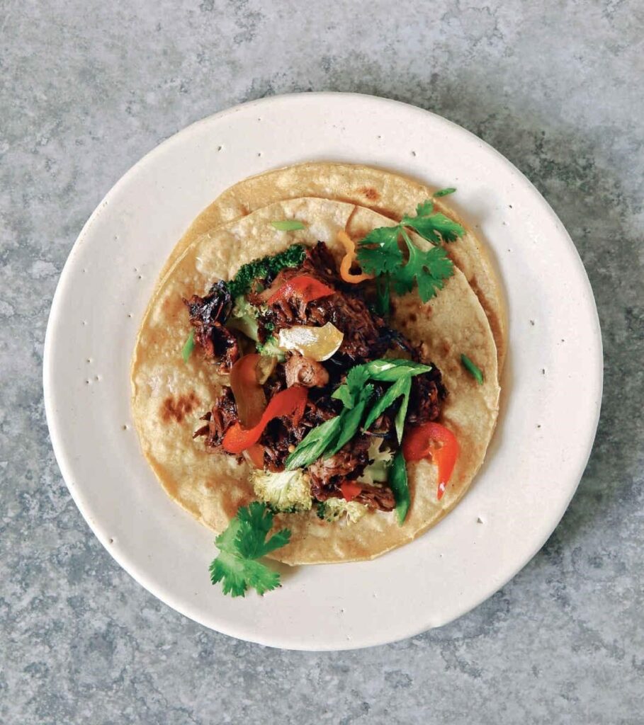 Forks_To_Feet's tweet photo. Carmelized #GlutenFree Vegan Jackfruit #Tacos #food #organic #healthy #veganrecipeshare #veganism #eatkindbestrong #vegantrends  @regalvegan @VeganMeetup
@buhler_noel

https://t.co/xOTM864Vft https://t.co/CkK15bw0av